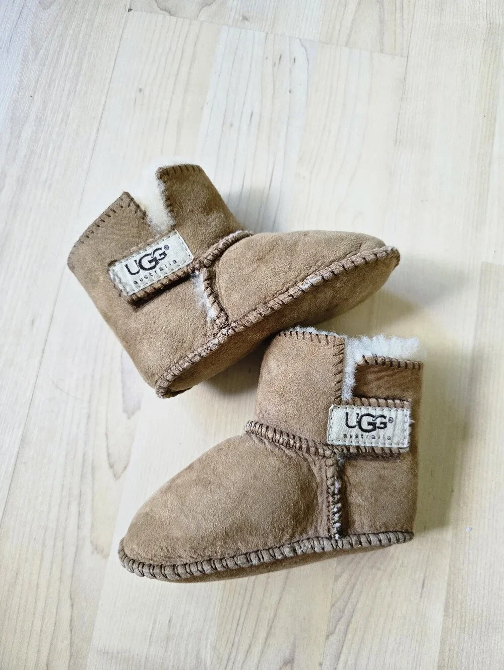 Ugg Baby/Toddler Boots Size Medium (4/5)
